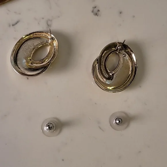 Vintage Gold Tone Omega Necklace Bracelet and Earrings Set - Picture 11 of 11